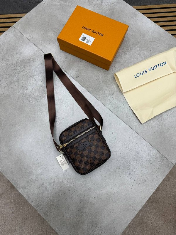 MENS LV BAG COME WITH BOX ETC am1707