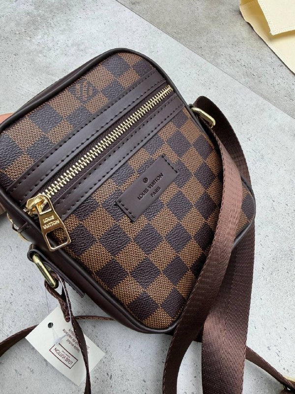 MENS LV BAG COME WITH BOX ETC am1707