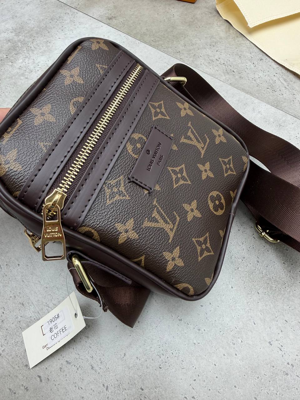 MENS LV BAG COME WITH BOX ETC am1707