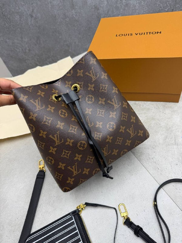 SUPER CLON WOMENS LV BAG COME WITH BOX ETC am1707