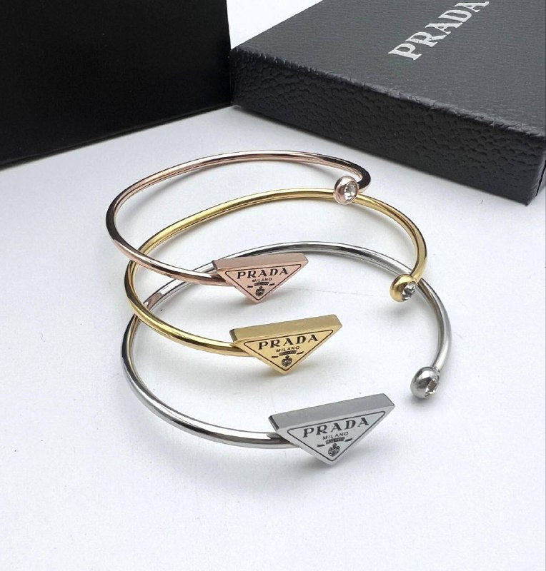 PRAD BRACELET COME WITH FULL PACKAGING am1105