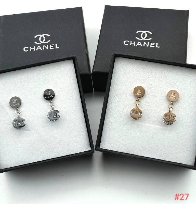 CHANE EARING COME WITH BOX ETC am1105