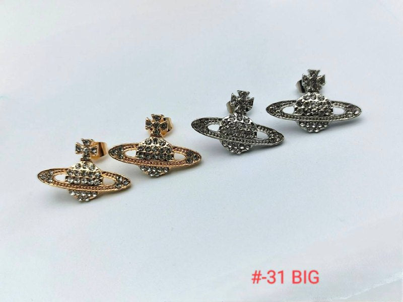 VIVIENN WESTWOOD EARING WITH PLAIN BOX am1105
