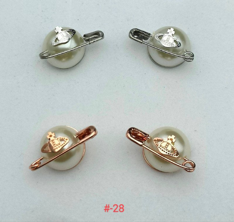 VIVIENN WESTWOOD EARING WITH PLAIN BOX am1105