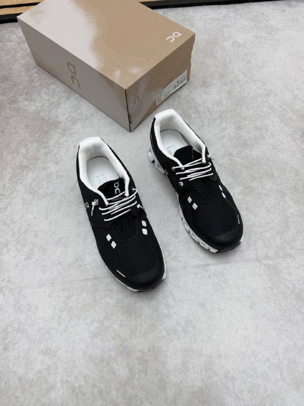 WOMENS ON CLOU TRAINERS am1405