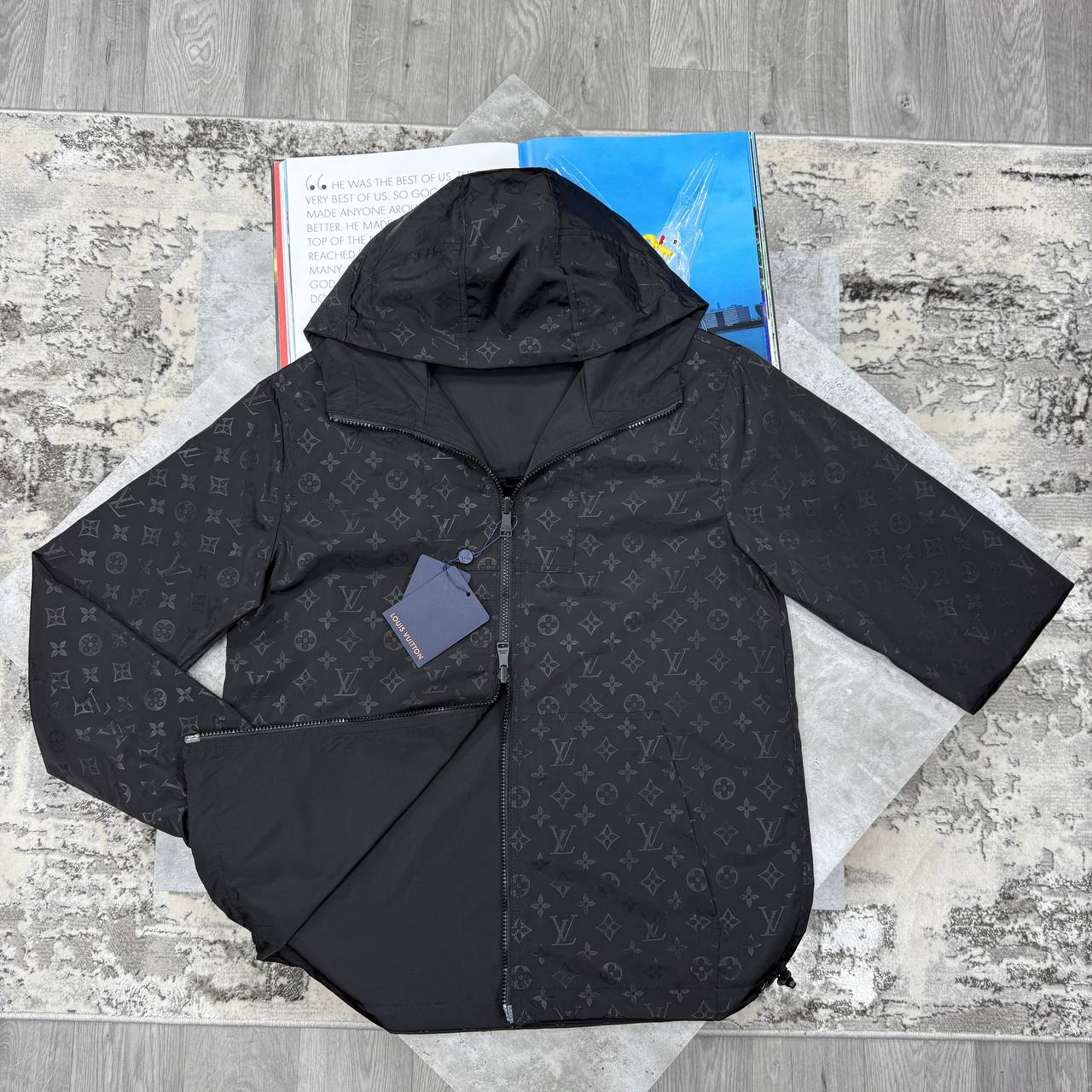 SUPER CLON LV MONOGRA REVERSIBL WINDBREAKER jay0306