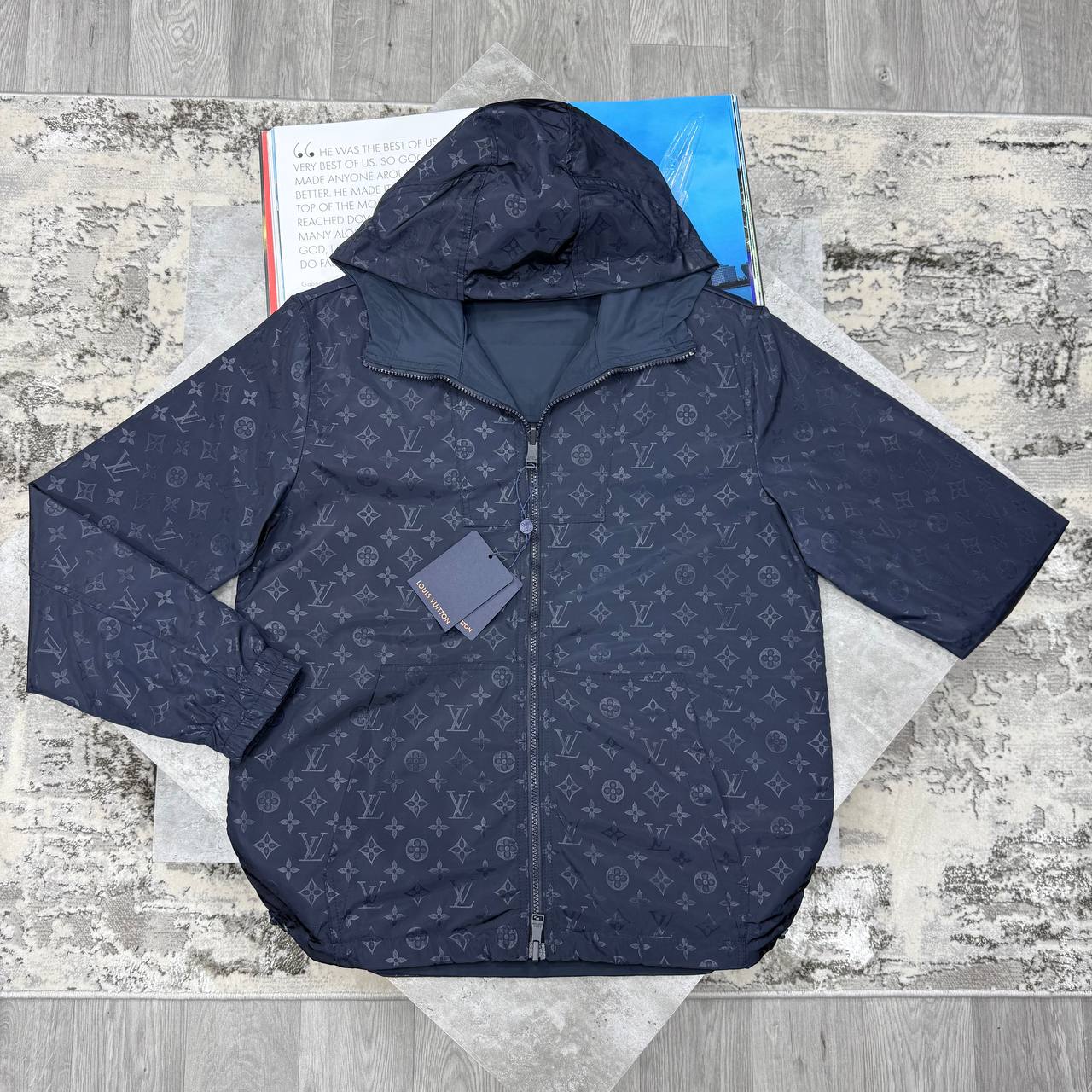 SUPER CLON LV MONOGRA REVERSIBL WINDBREAKER jay0306