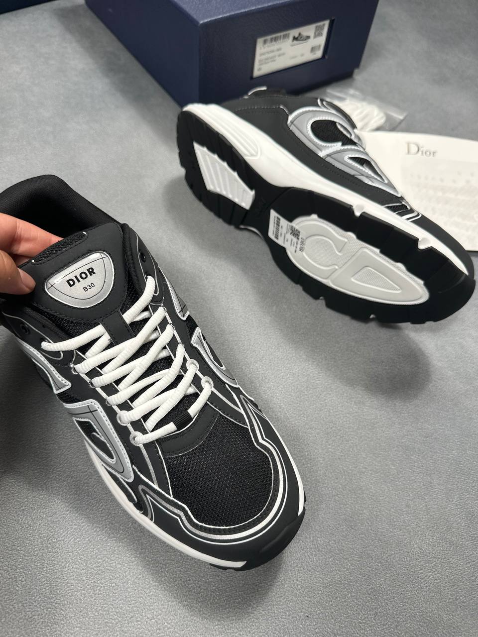 SUPER CLO DIOR B30 COME WITH BOX am2907