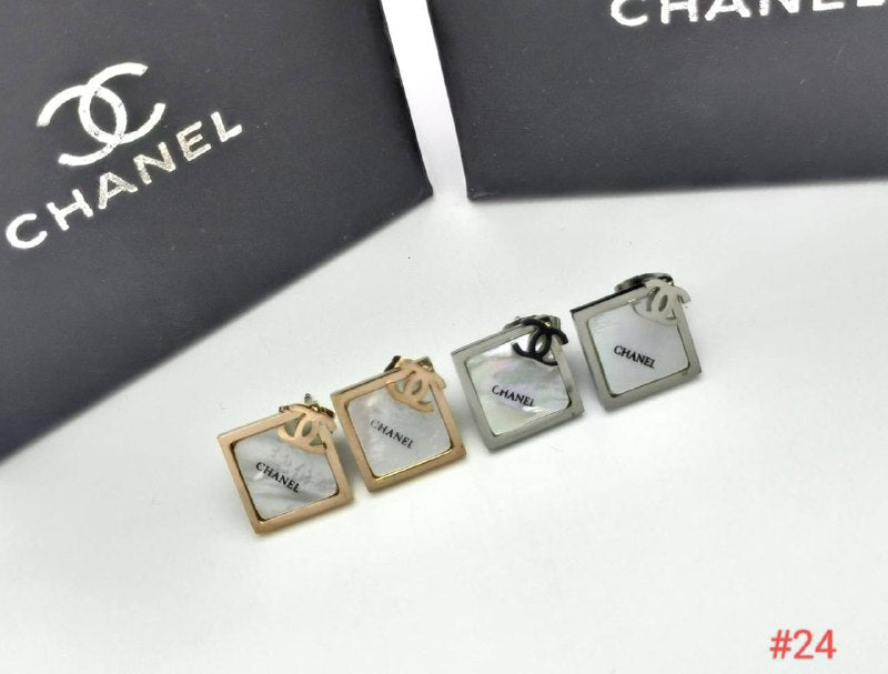 Channele earrings with box and carrier bag sa0511