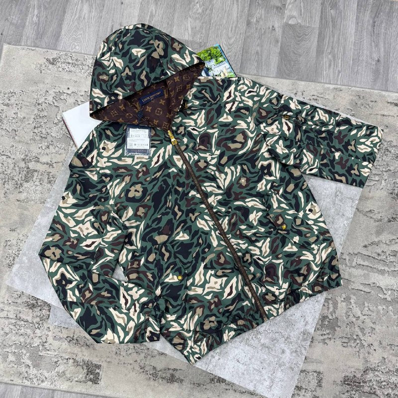 SUPER CLON LV MONOGRA REVERSIBL WINDBREAKER jay1805