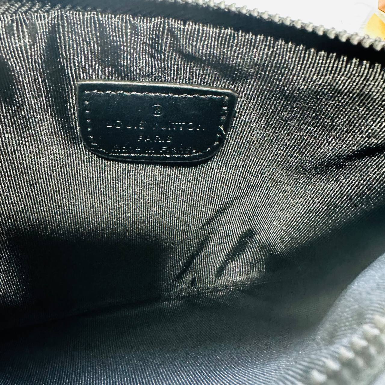 LVE MAN BAG WITH BOX AND PAPERWORK to0511