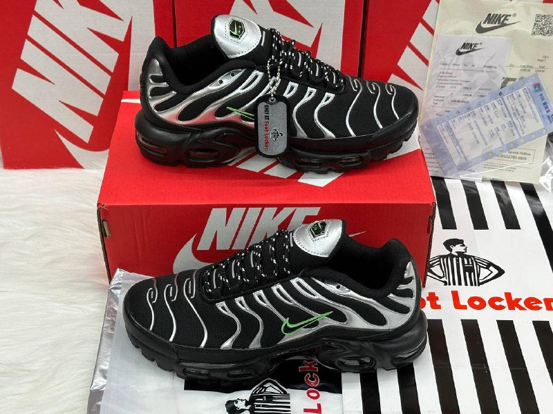 NIK TN AIR MAX PLUS COME WITH BOX ETC am1905