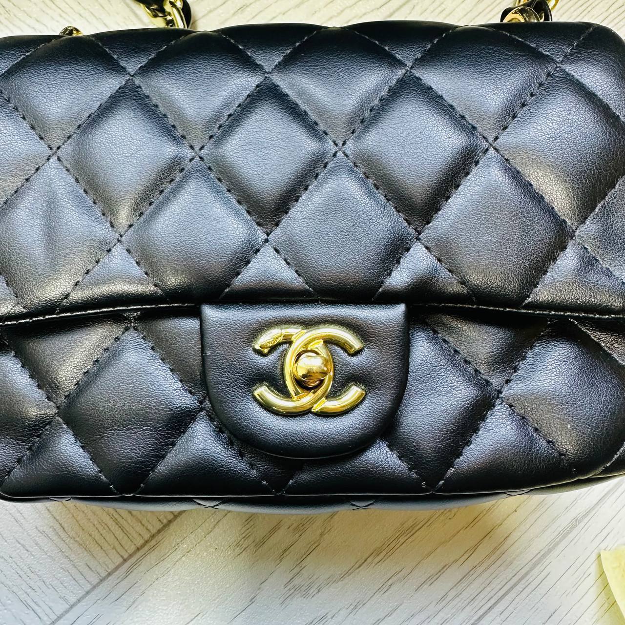 CHANE BAG WHIT BOX to2105