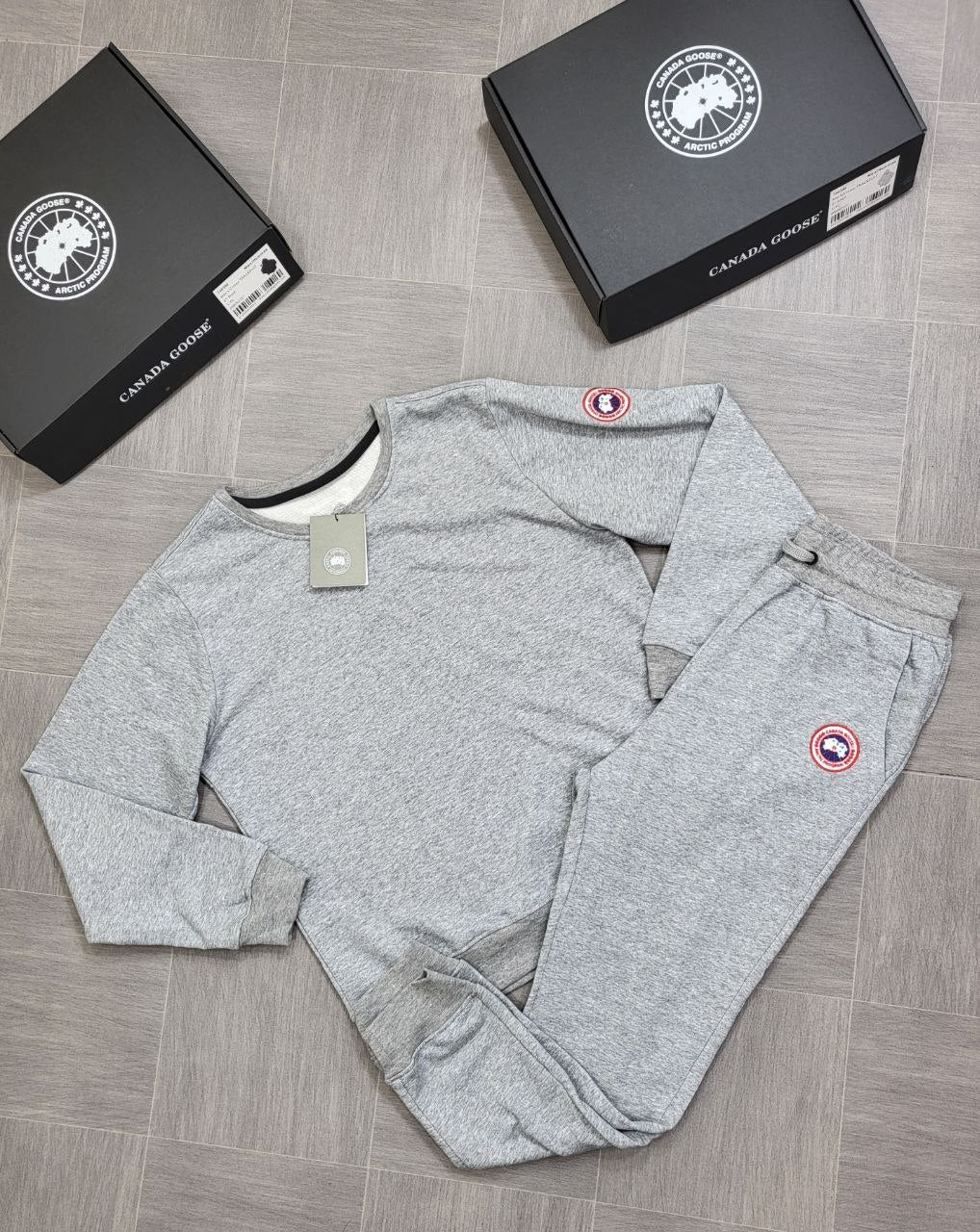 QUALITY CANAD GOOS TRACKSUIT WITH BOX ak2205
