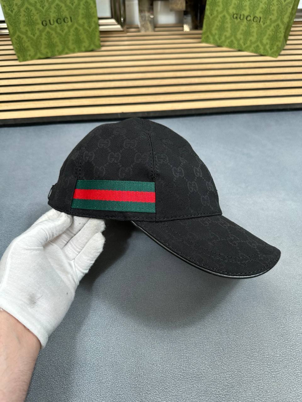SUPER CLO GUCCI CAPS COME WITH CARRY BAG am0508