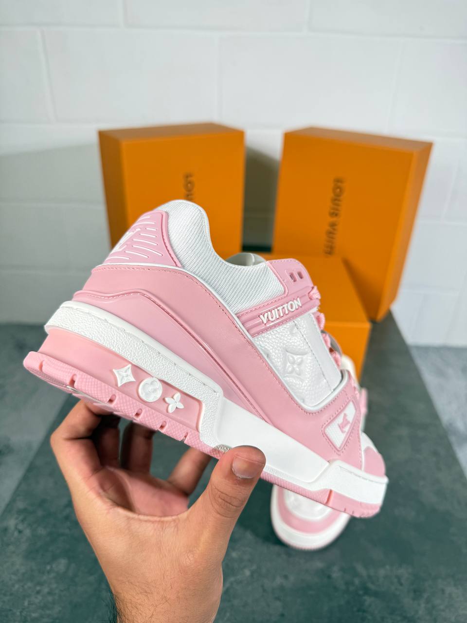 Lv trainers 0808