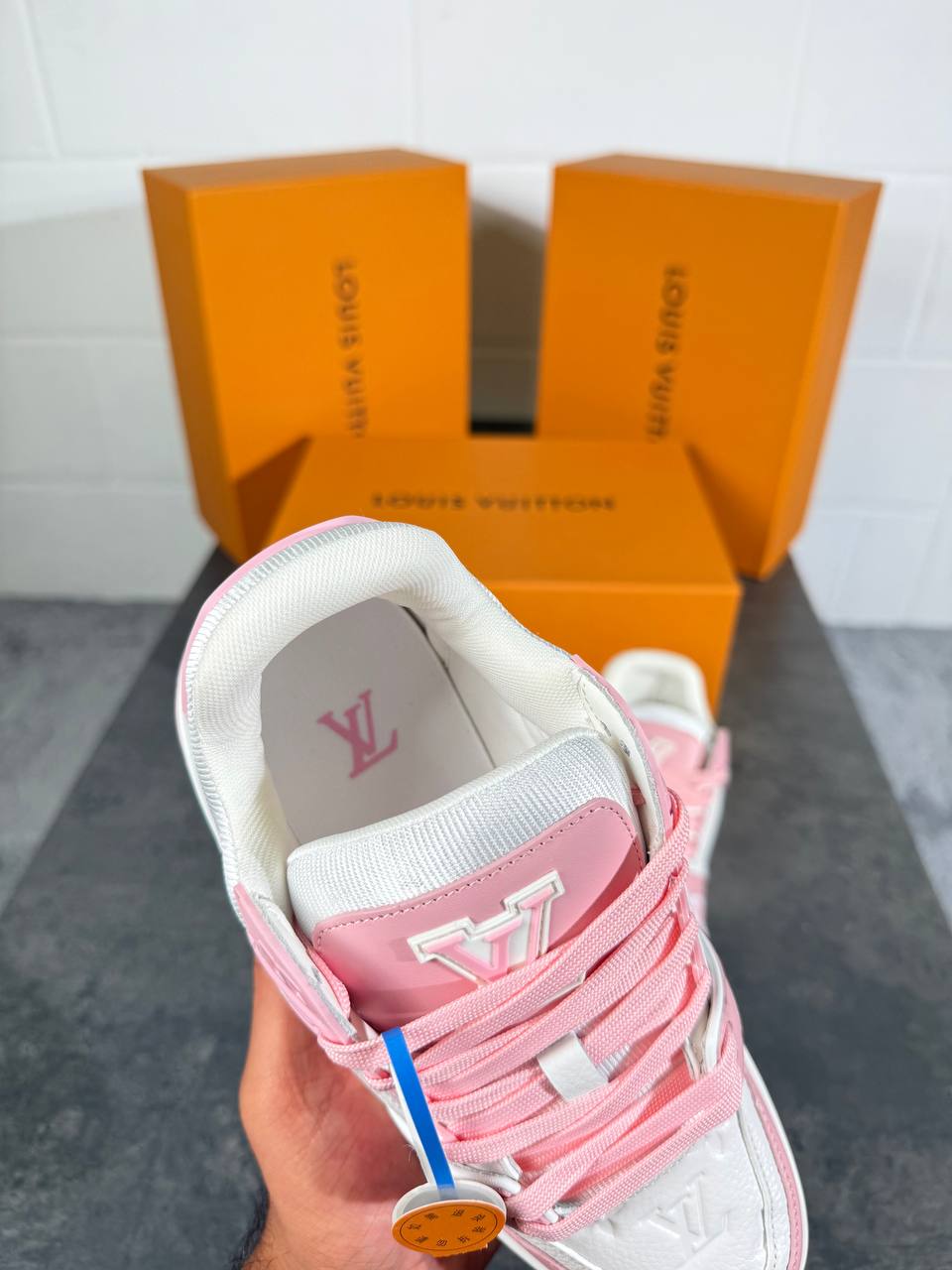 Lv trainers 0808