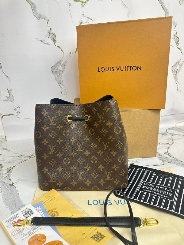 SUPER CLON LV BAG COME WITH BOX ETC am2805