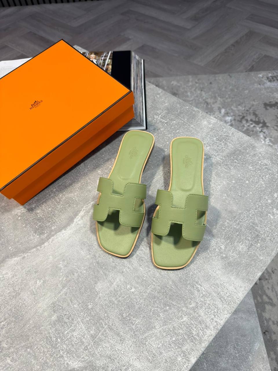 Herme Women Sliders aj2905