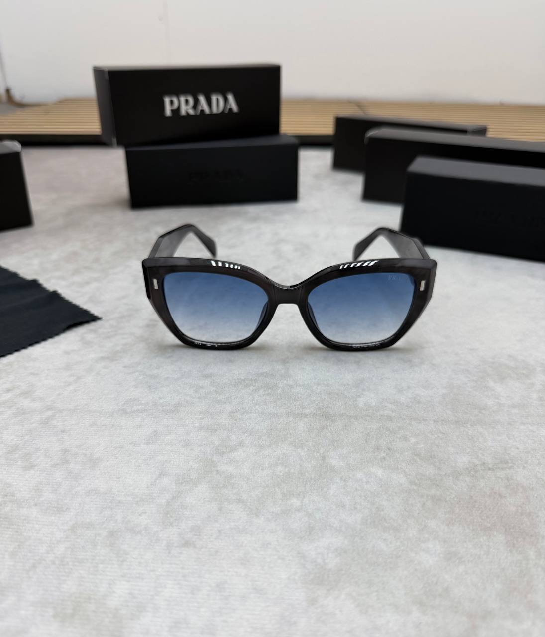 PRAD SUNGLASSES COME WITH BOX ETC am2905