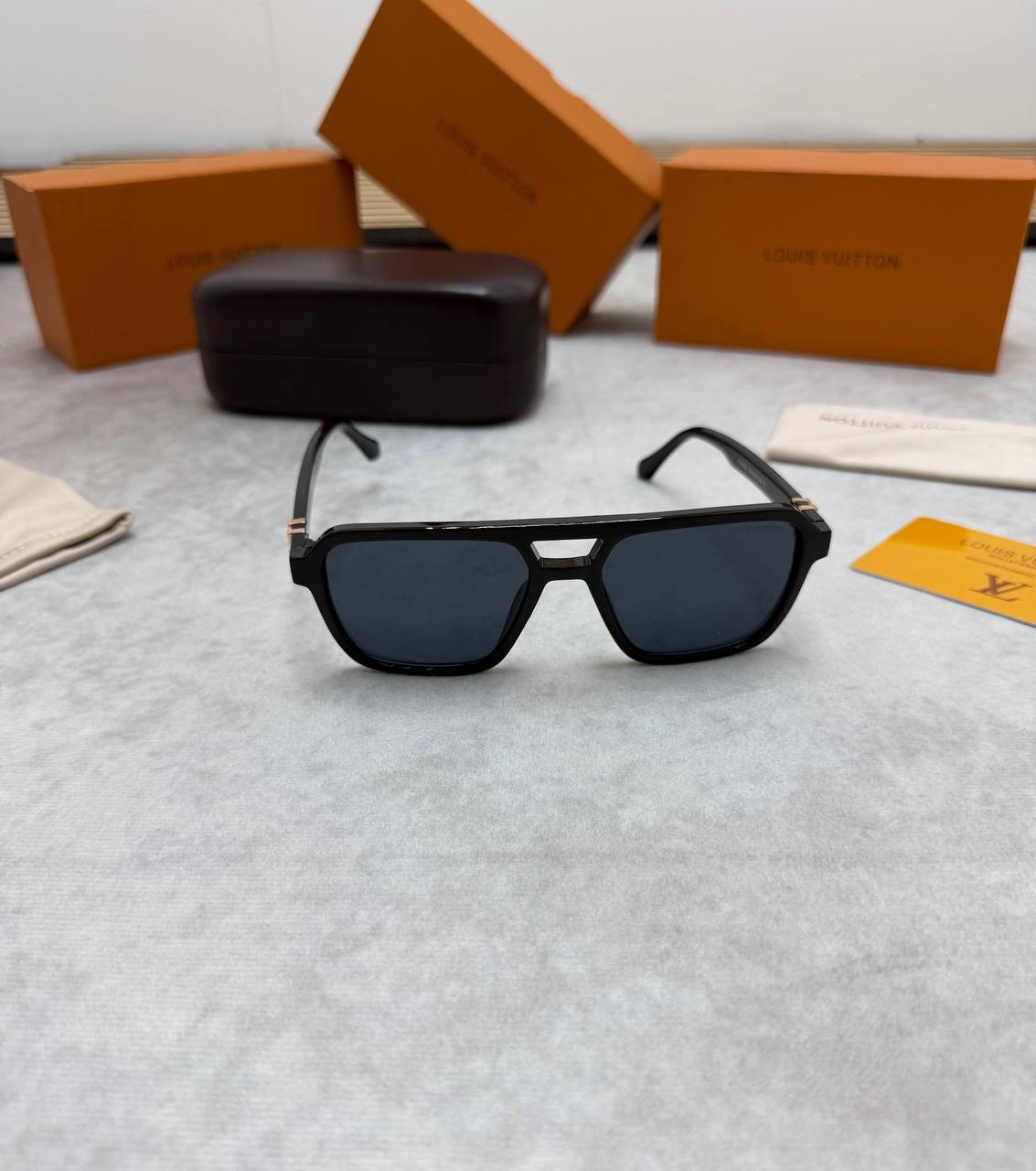 LV SUNGLASSES COME WITH BOX ETC am2905