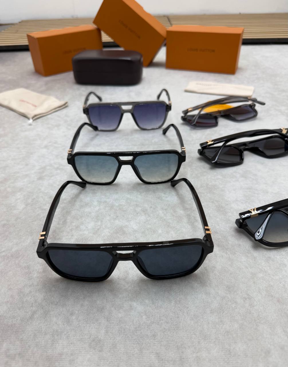LV SUNGLASSES COME WITH BOX ETC am2905