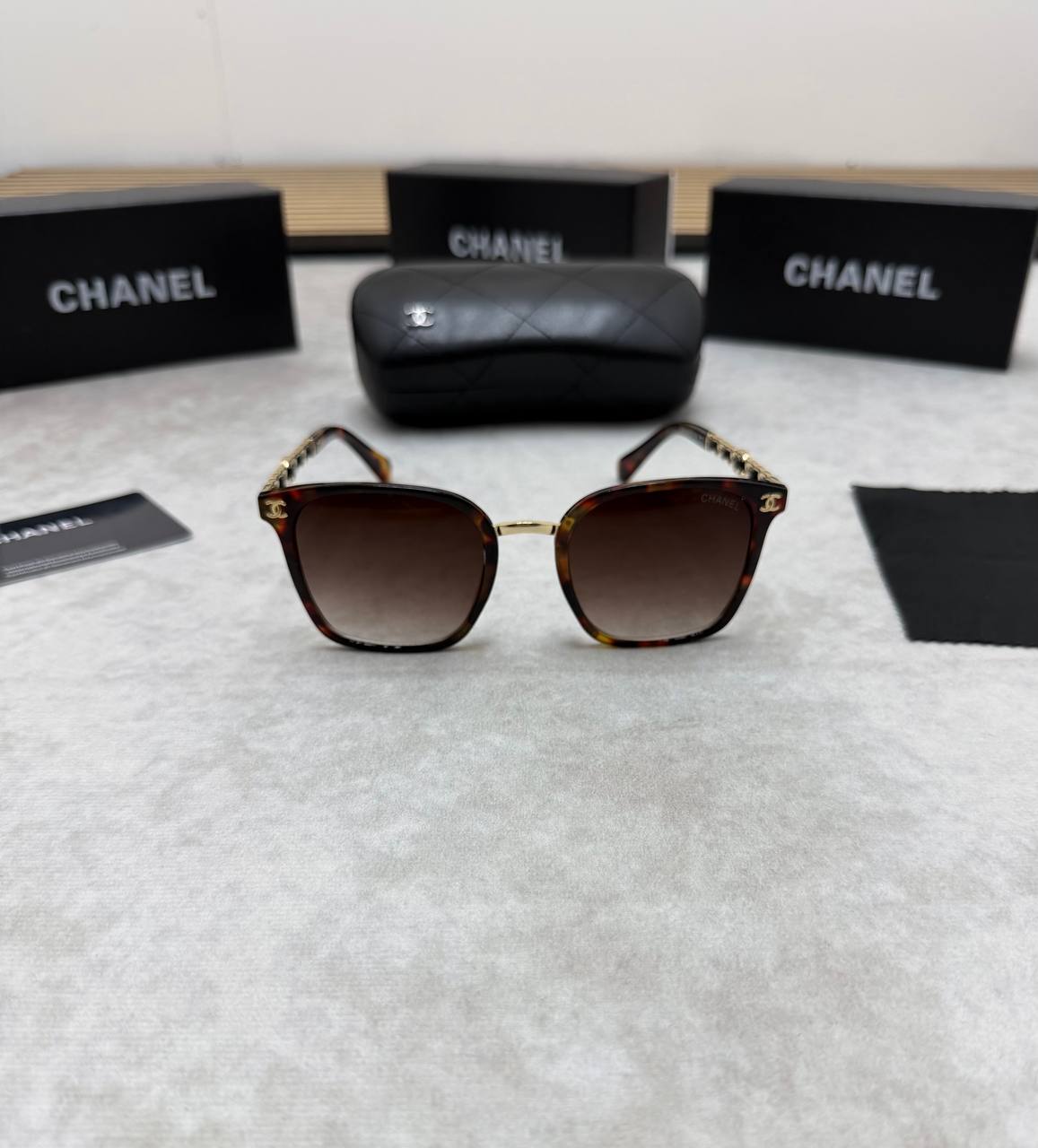 FEND SUNGLASSES COME WITH BOX ETC am0106