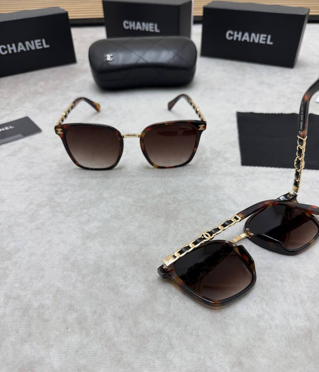 FEND SUNGLASSES COME WITH BOX ETC am0106