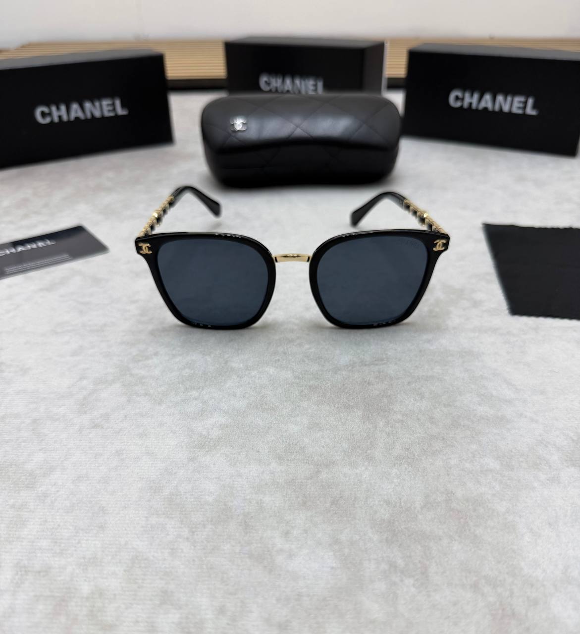 FEND SUNGLASSES COME WITH BOX ETC am0106