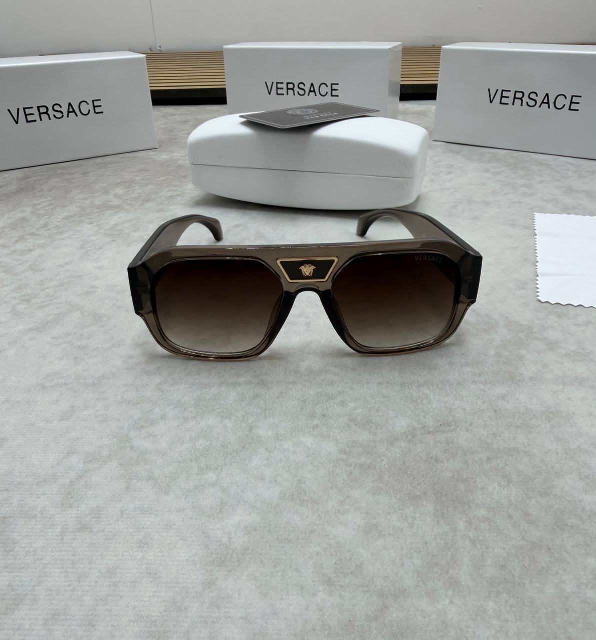 VERSAC SUNGLASSES COME WITH BOX ETC am0106