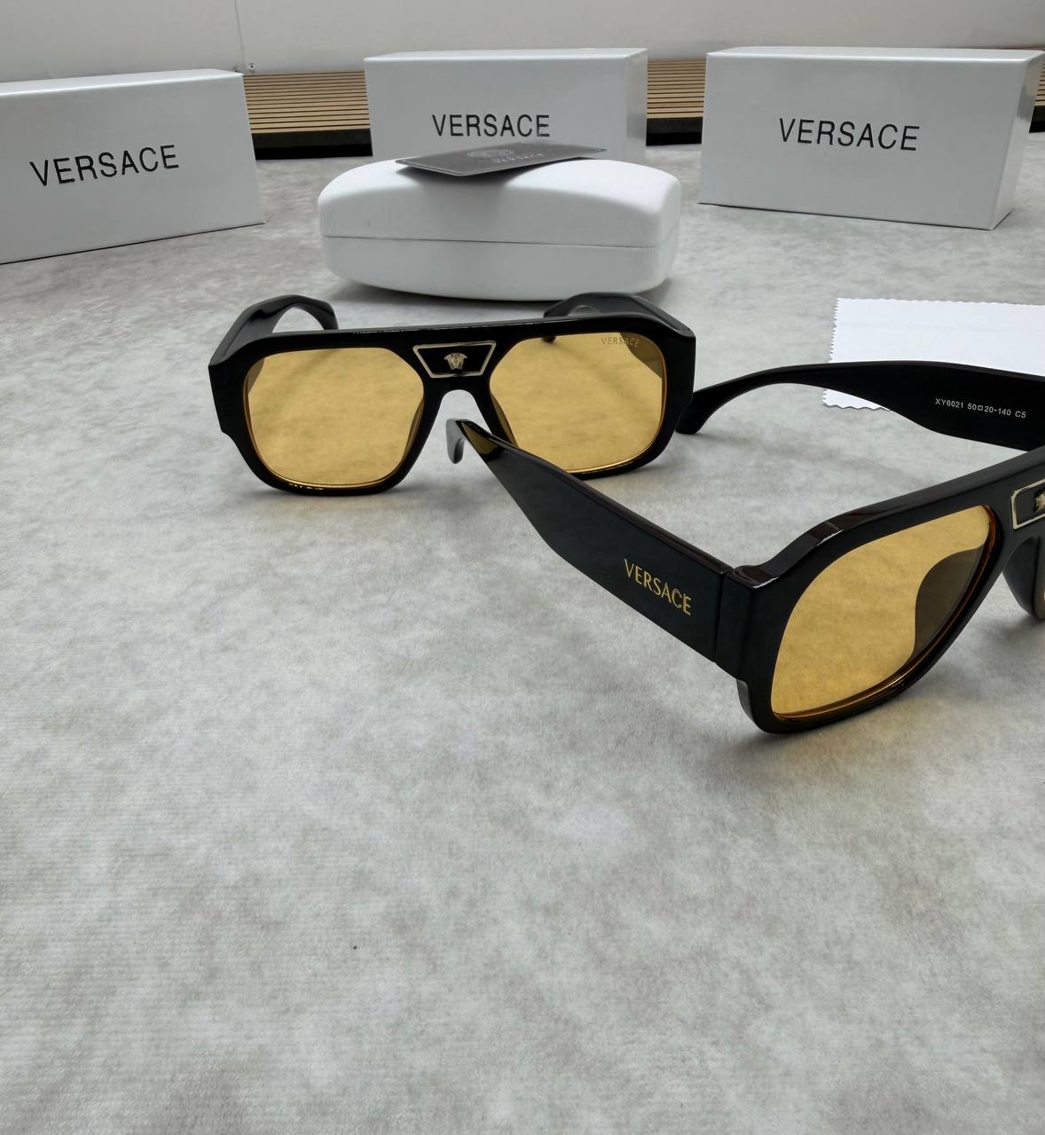 VERSAC SUNGLASSES COME WITH BOX ETC am0106