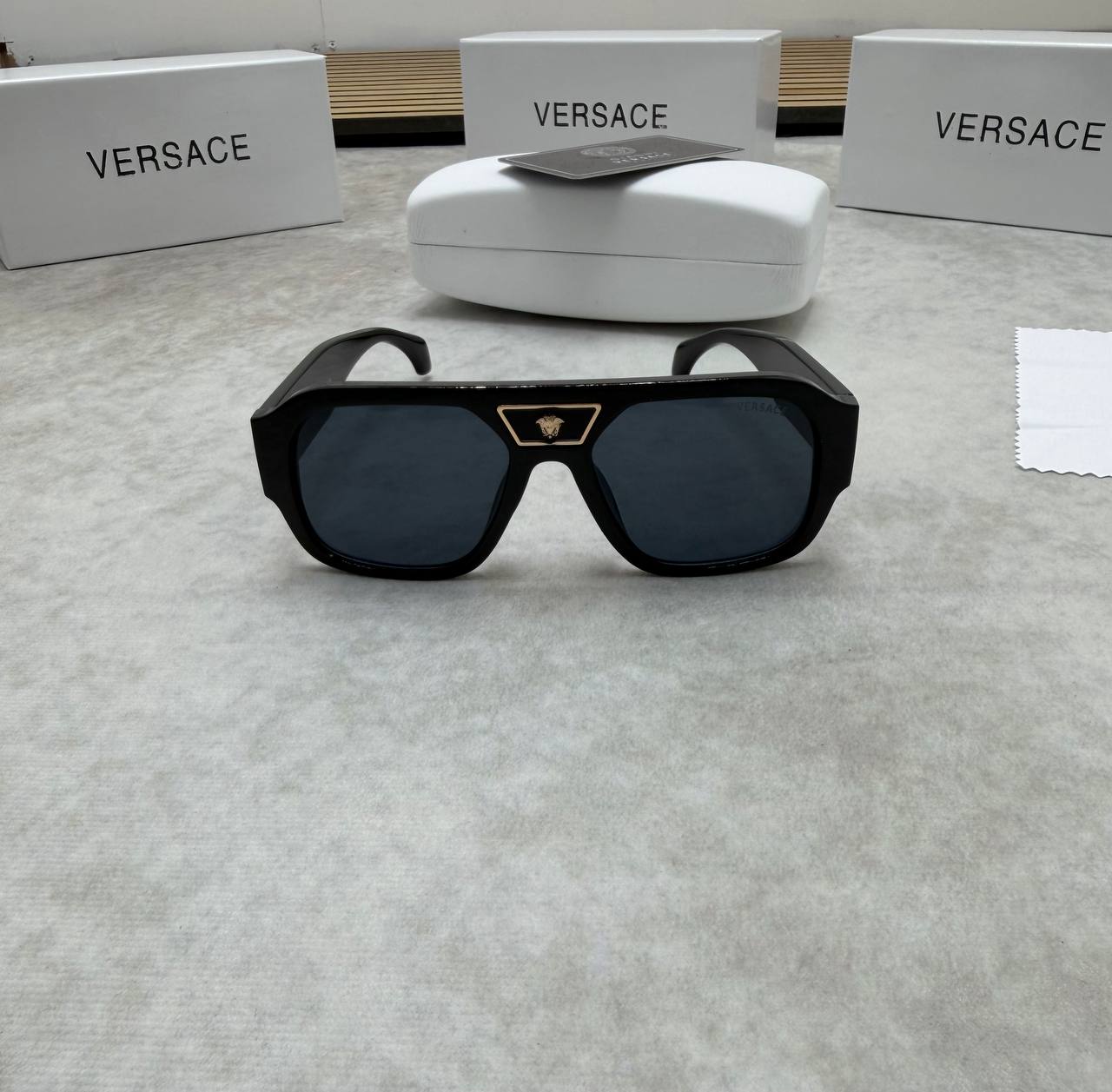 VERSAC SUNGLASSES COME WITH BOX ETC am0106