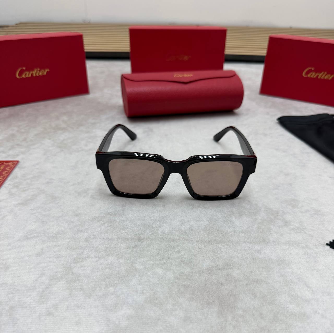 CARTIE SUNGLASSES COME WITH BOX ETC am0106