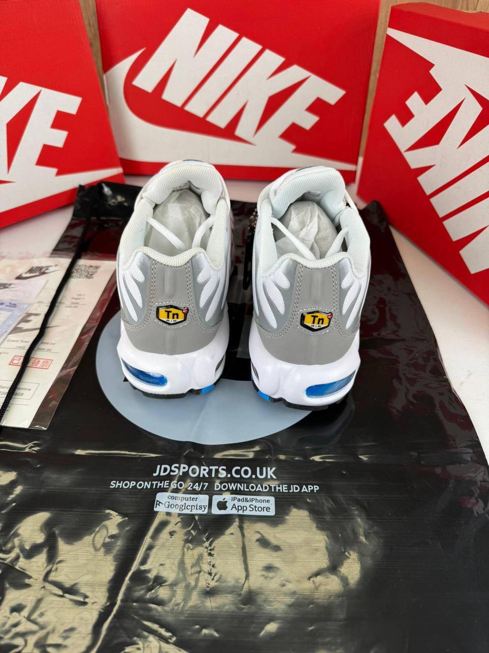 Nik Tns jj0106