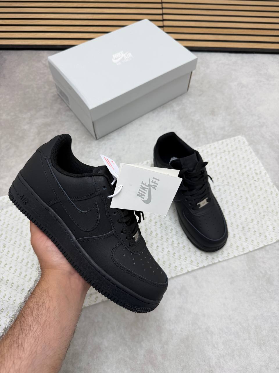 MENS NIK AF1 COME WITH BOX ETC am0206