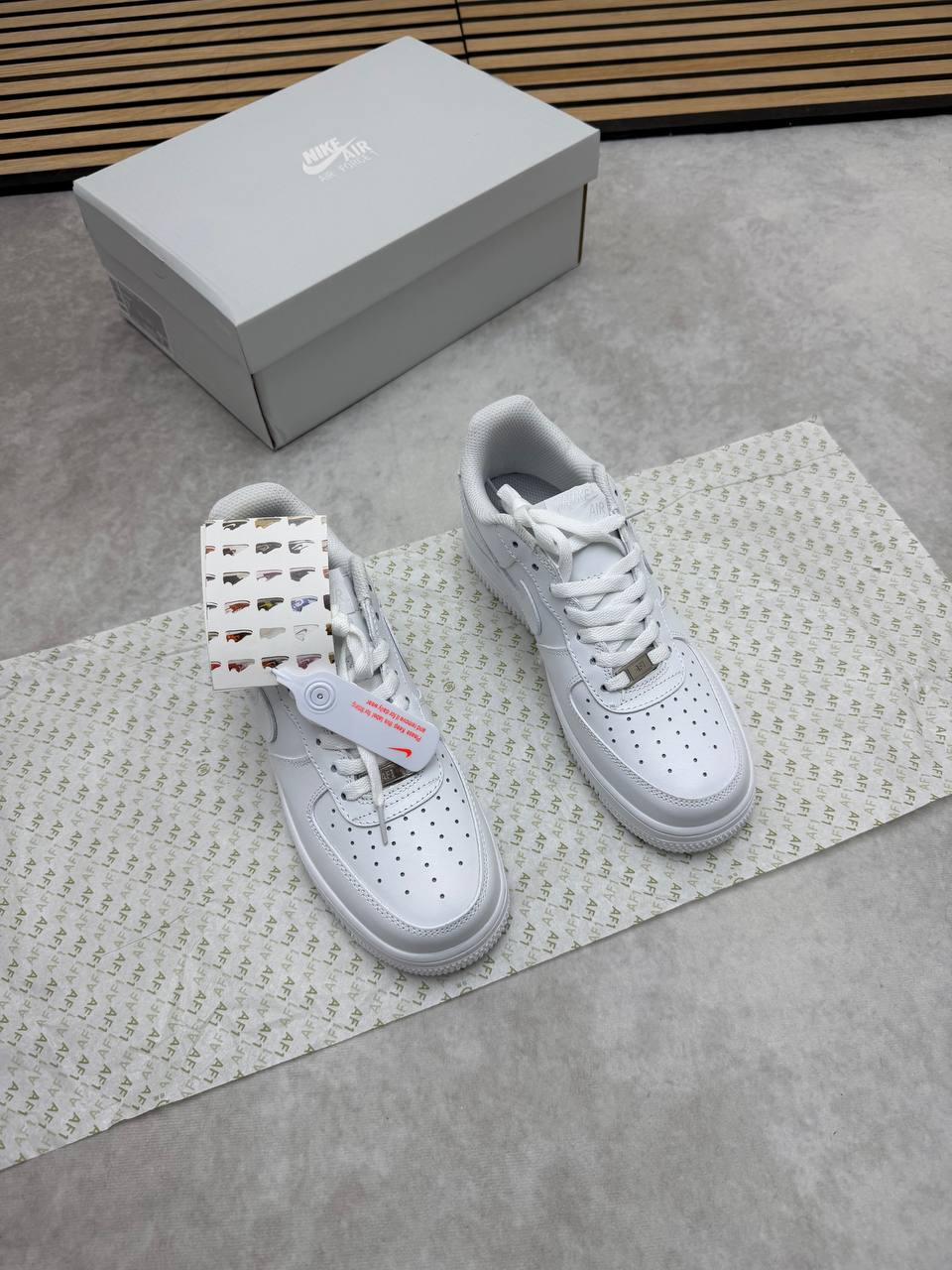 MENS NIK AF1 COME WITH BOX ETC am0206