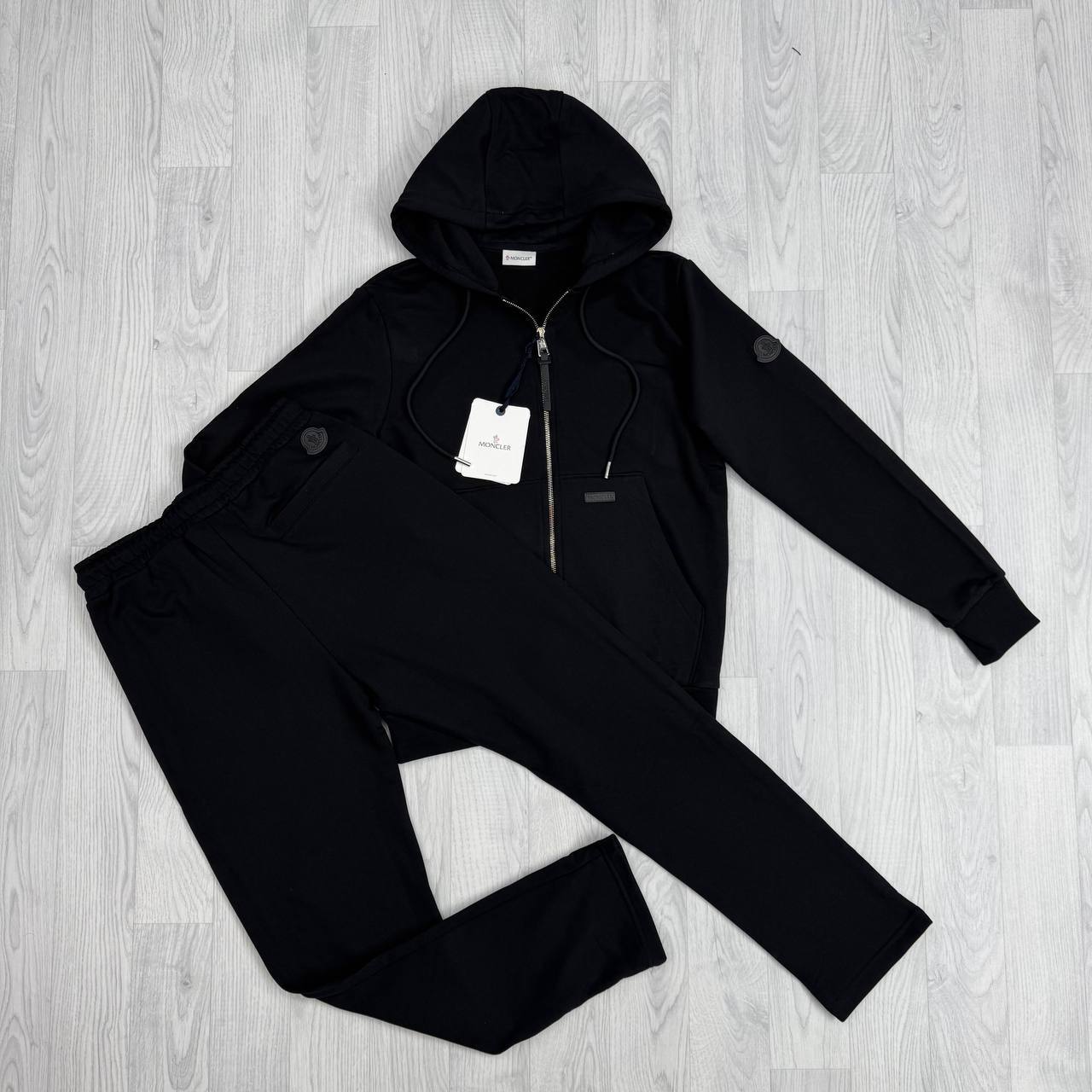 Moncle tracksuit on sale sa1408