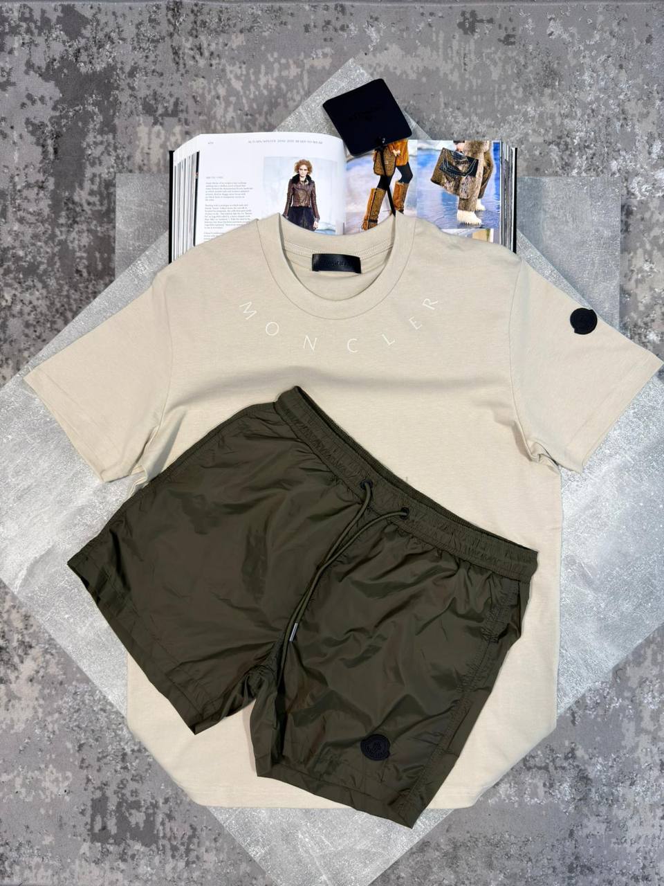 Moncle Shorts Set aj0306