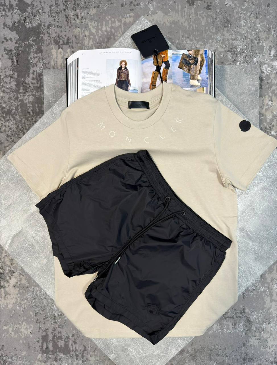 Moncle Shorts Set aj0306