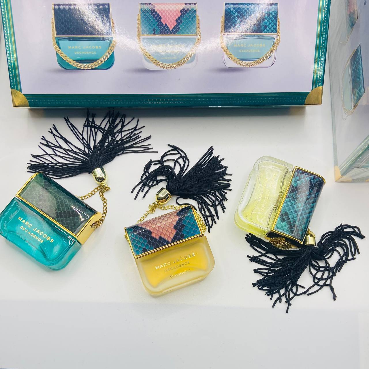 MAR JACOB PERFUME SET BOXED to0606