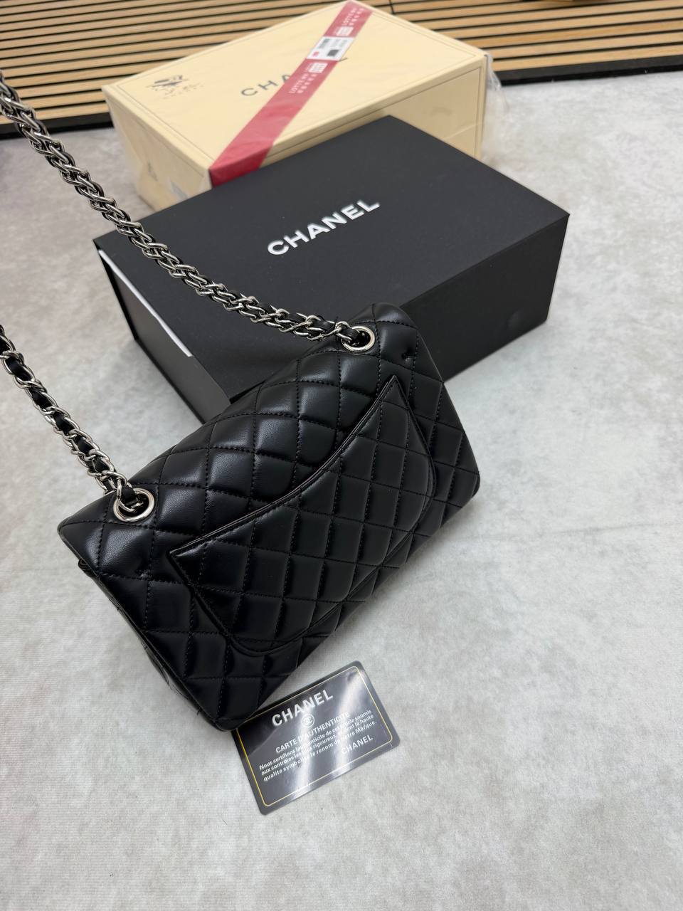 SUPER CLON REAL LEATHER CHANE BAG COME WITH BOX ETC am0506