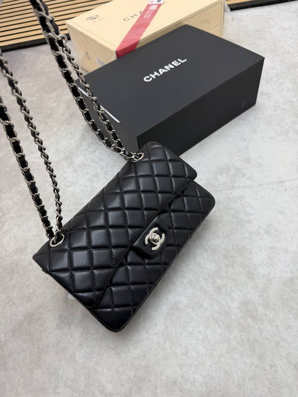SUPER CLON REAL LEATHER CHANE BAG COME WITH BOX ETC am0506