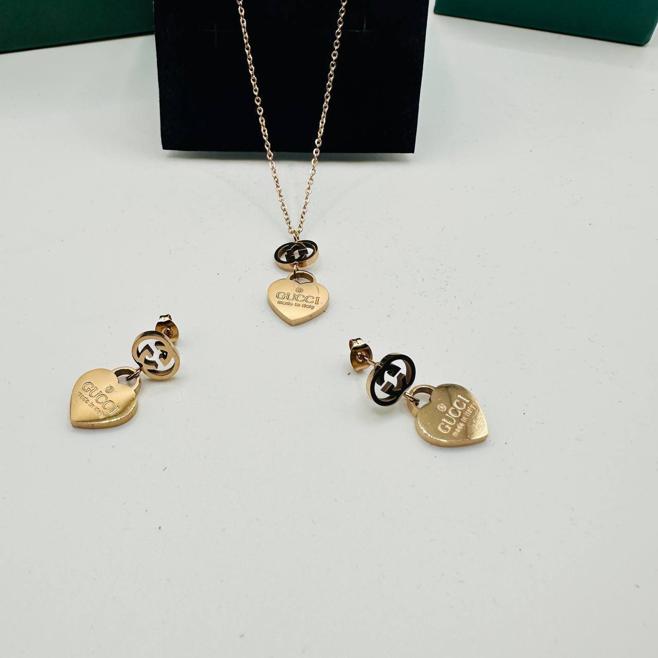 Gucc earings and necklace set with packaging to0806