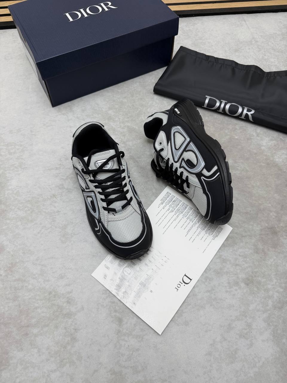 MENS DIO B30 COME WITH BOX ETC 1006