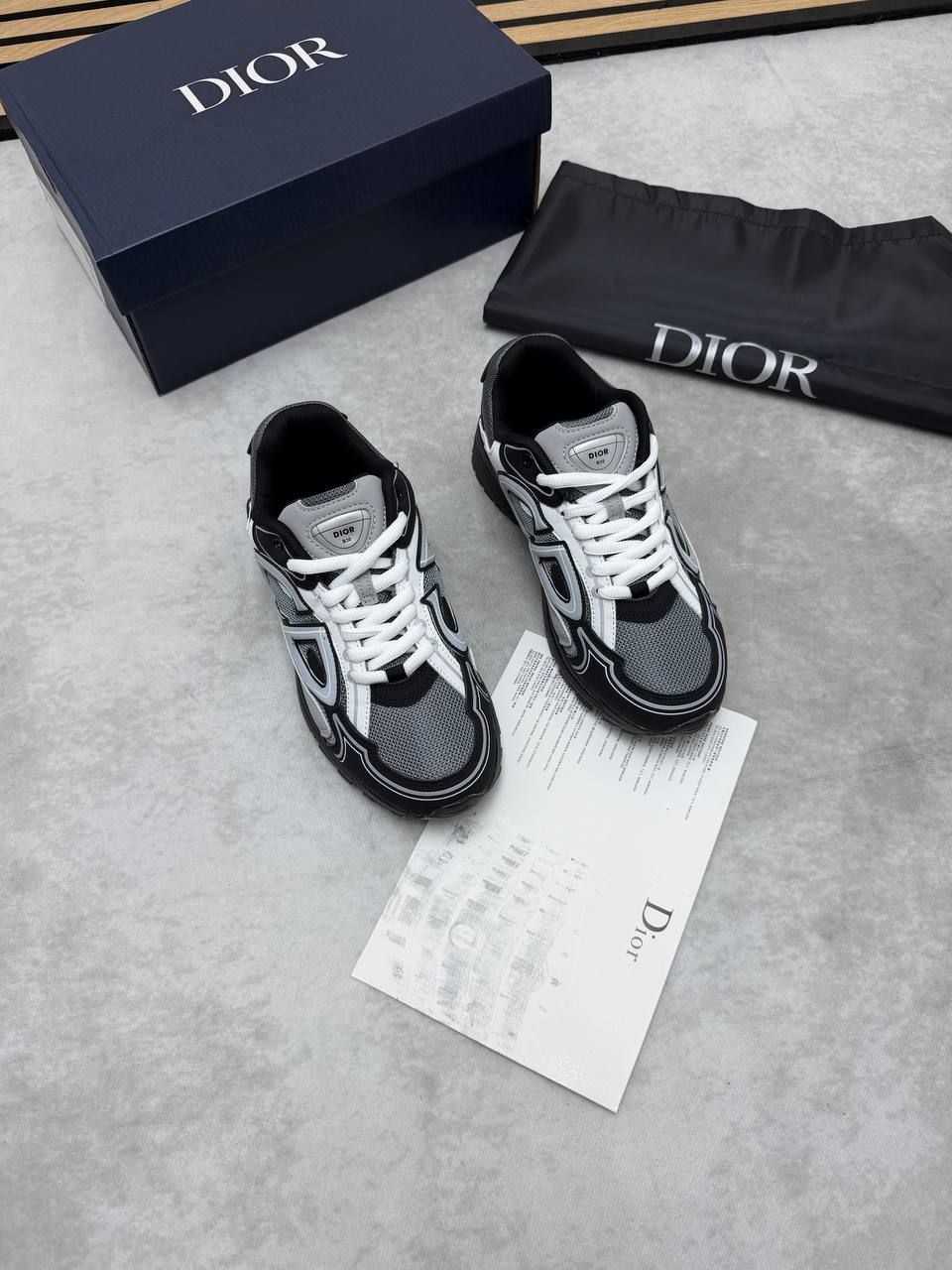 MENS DIO B30 COME WITH BOX ETC 1006