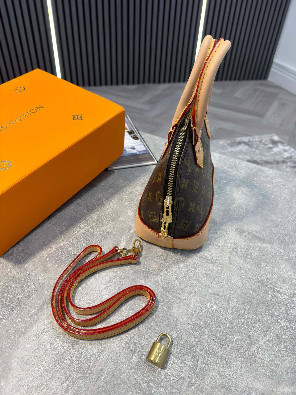 LV Alm BB Bag Boxed and Packaged aj1006