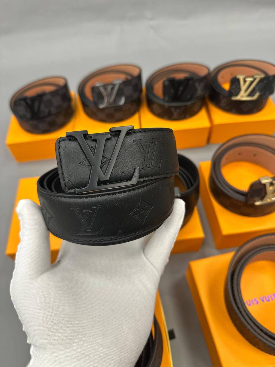 Quality Loui Vuitto Belt Comes with boxes to1106