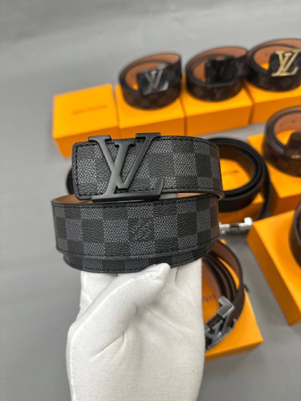 Quality Loui Vuitto Belt Comes with boxes to1106