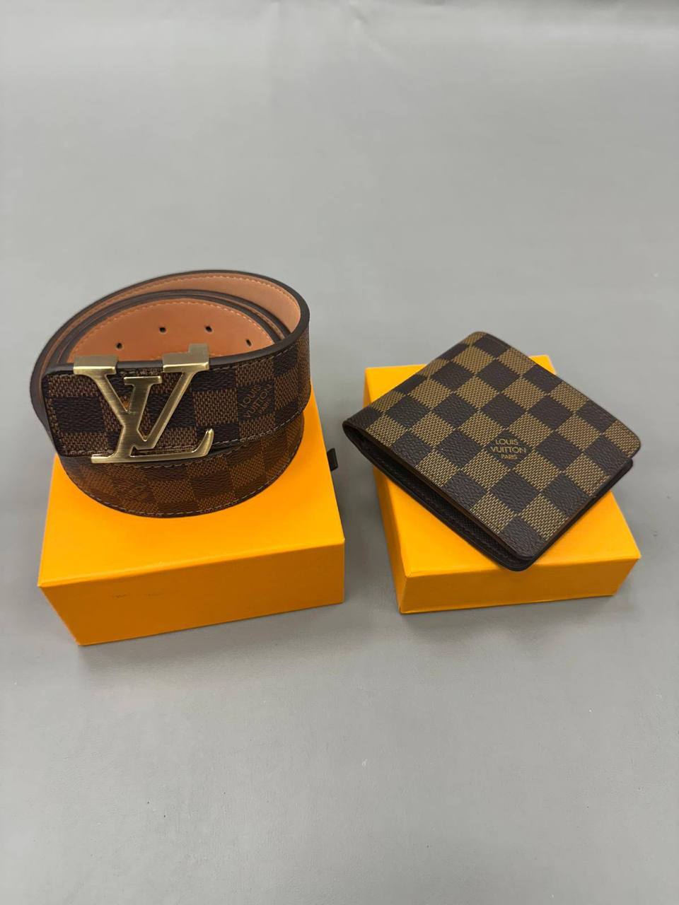 Quality Loui Vuitto Wallet & Belt set to1106