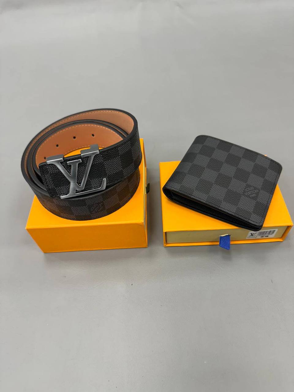 Quality Loui Vuitto Wallet & Belt set to1106